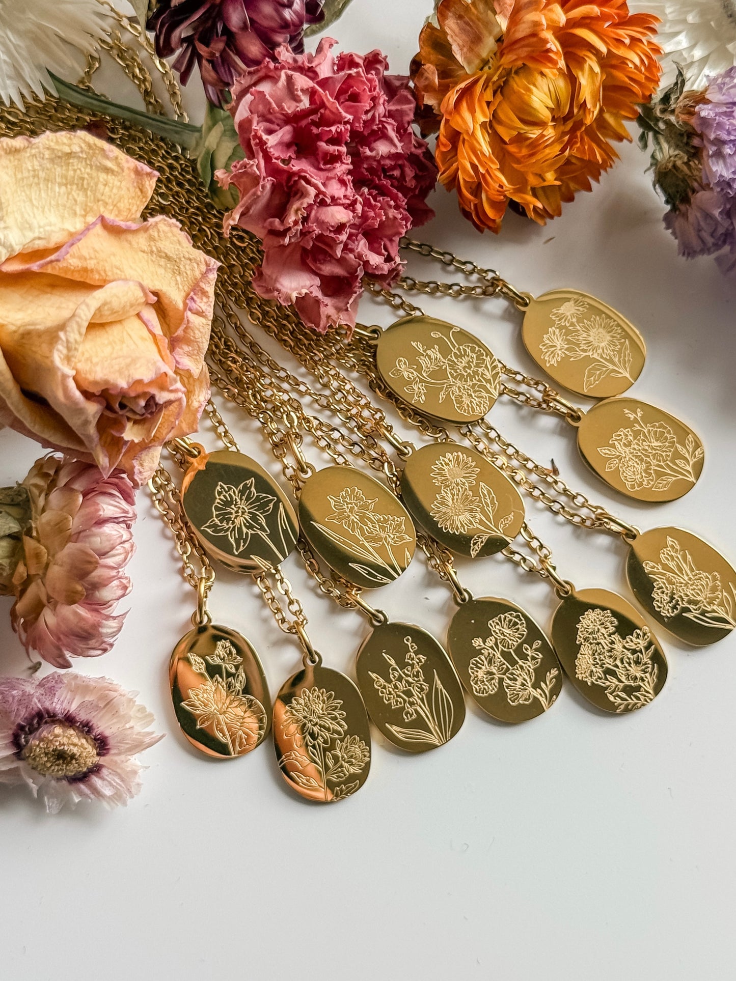 Birthflower Pendant Necklace – Gold Plated Stainless Steel