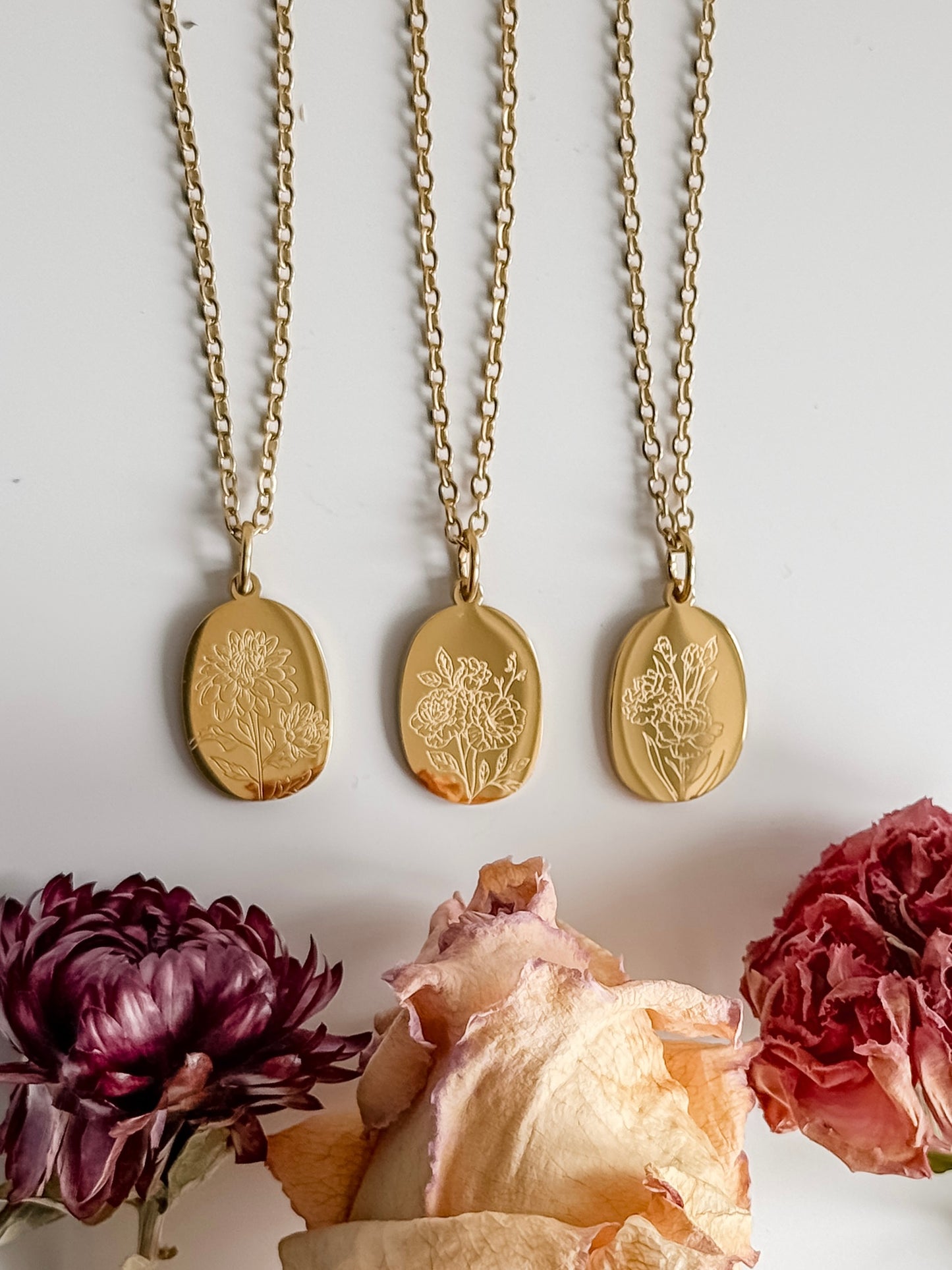Birthflower Pendant Necklace – Gold Plated Stainless Steel