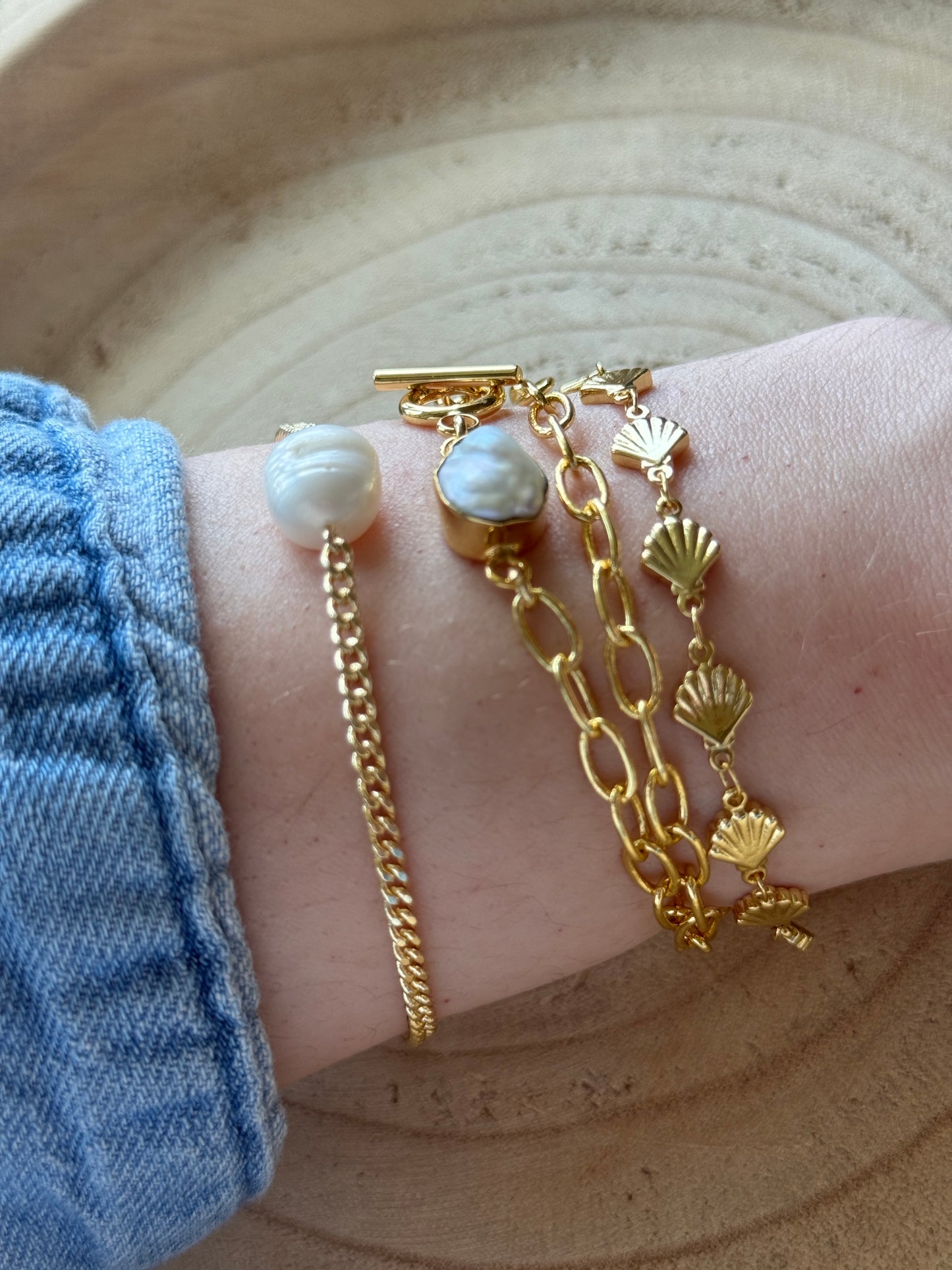 Shell Bracelet - Layer It Jewelry