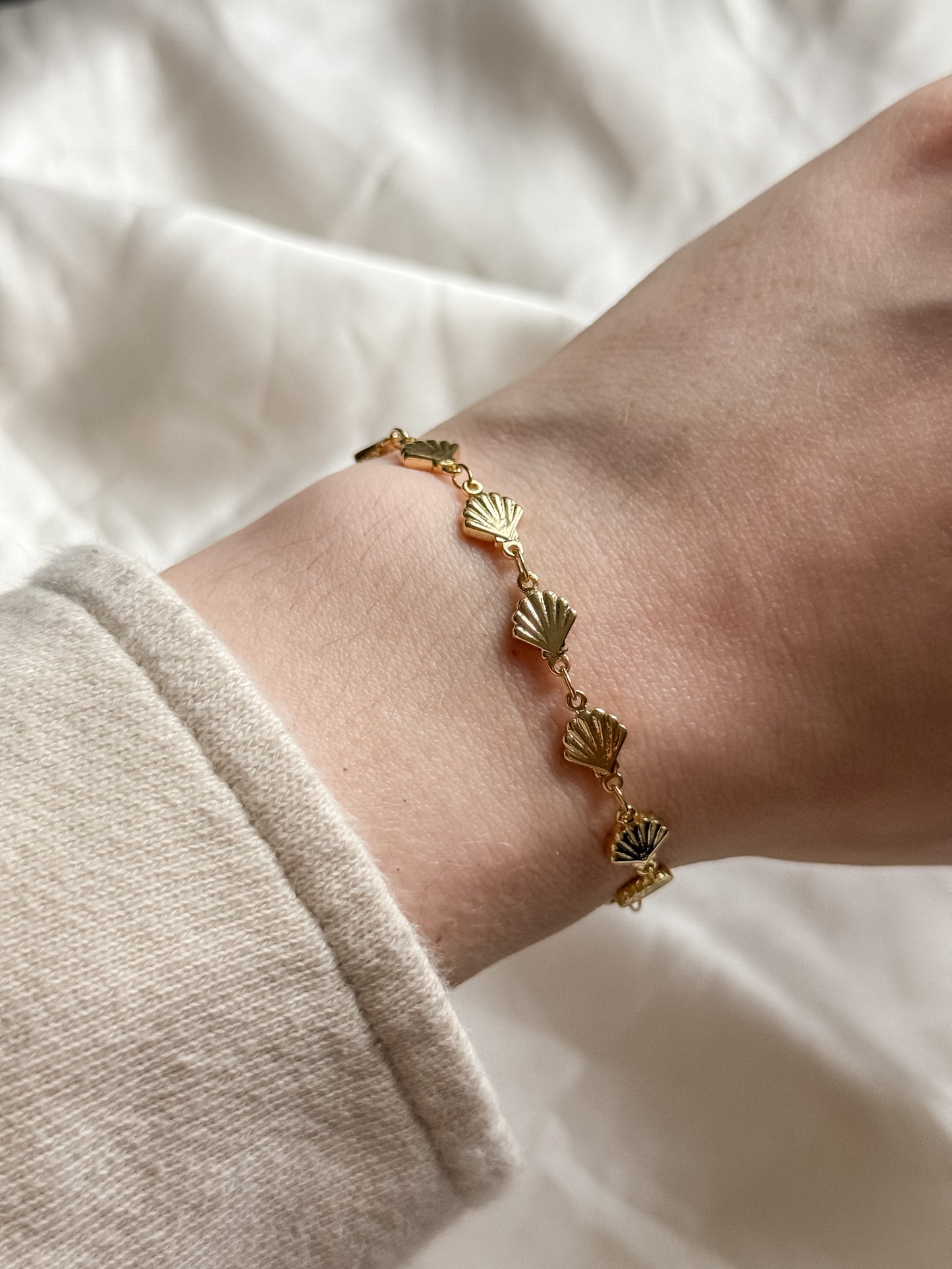 Shell Bracelet - Layer It Jewelry