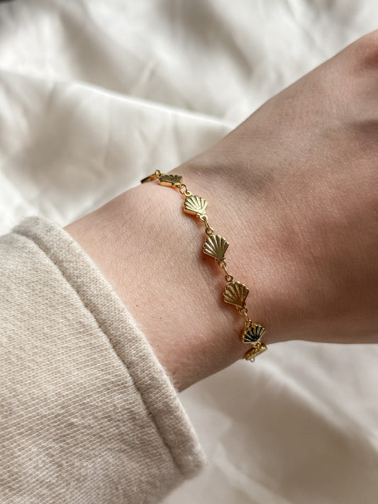 Shell Bracelet - Layer It Jewelry