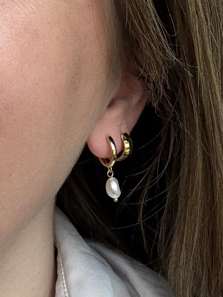 Small Pearl Huggies - Layer It Jewelry