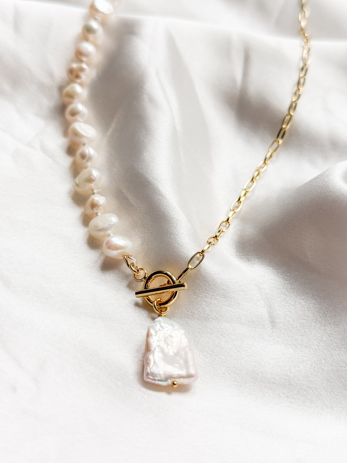 Pearl Toggle Chain Necklace - Layer It Jewelry