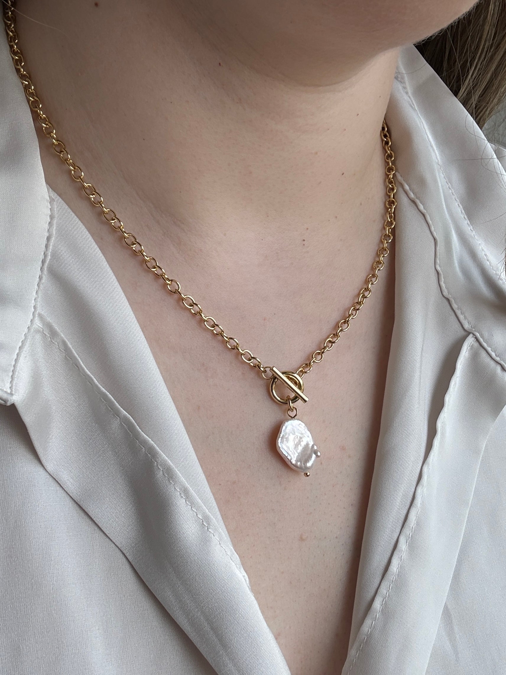 Pearl Toggle Necklace - Layer It Jewelry