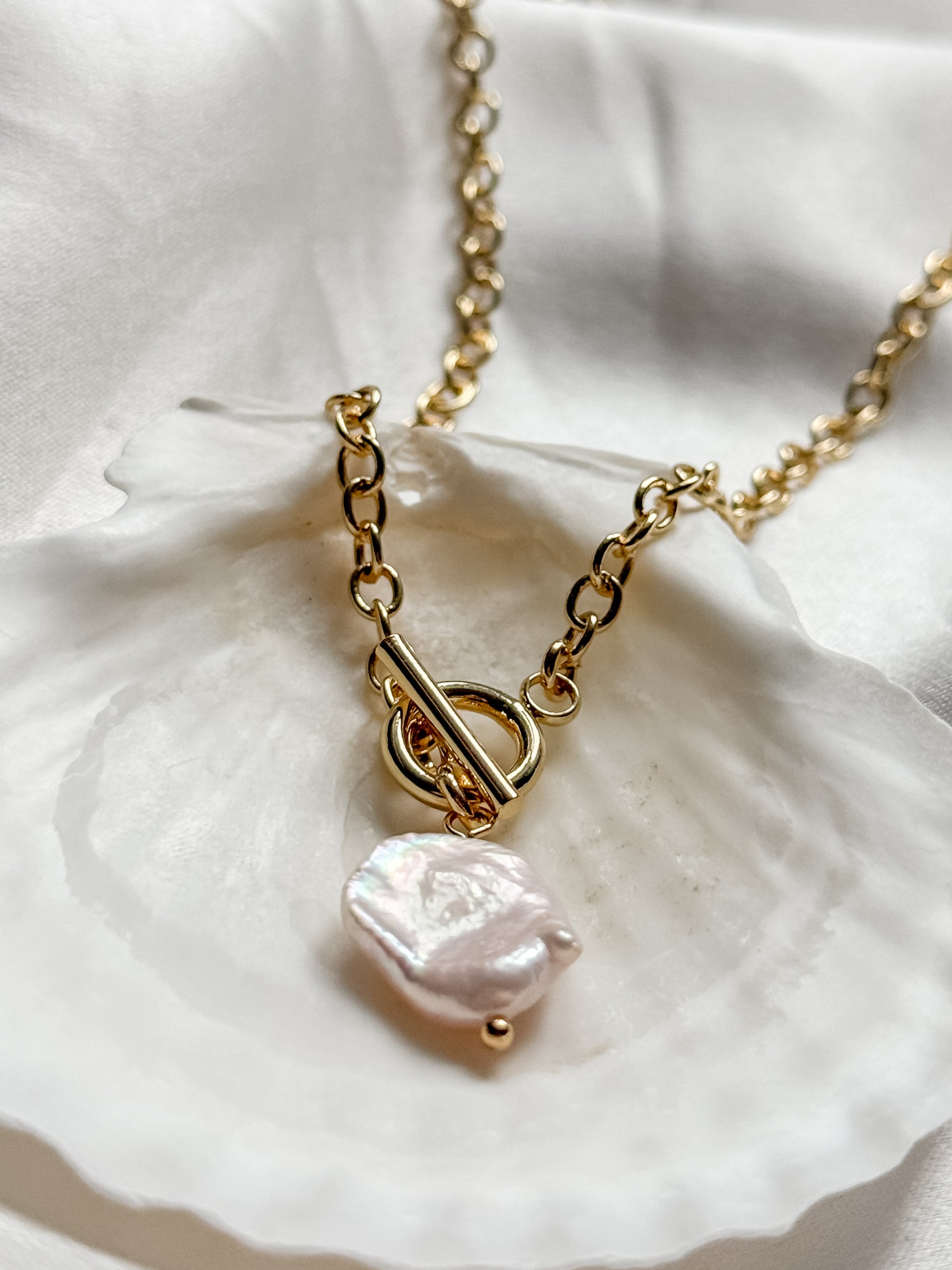 Pearl Toggle Necklace - Layer It Jewelry