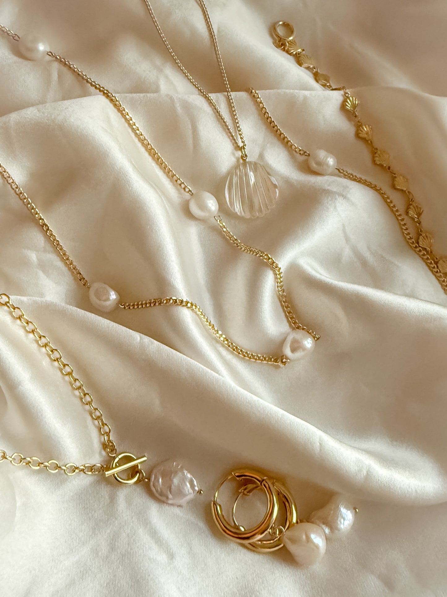 Pearl Toggle Necklace - Layer It Jewelry